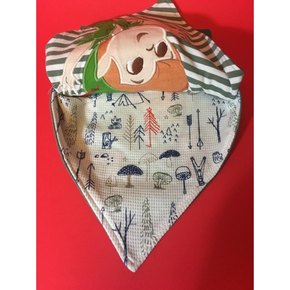 Disney Store Peter Pan Bib Set for Baby - Picture 8 of 8